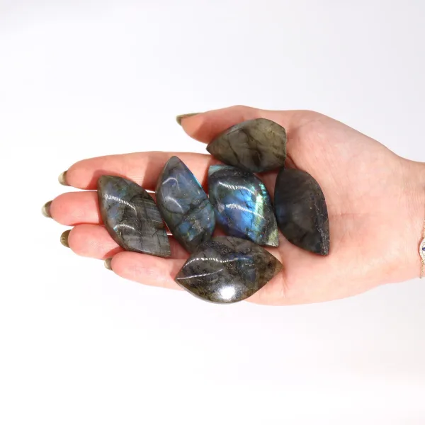 Madagascarské Labradorit Kameny - List (cca 13-20gms 40-50mm)