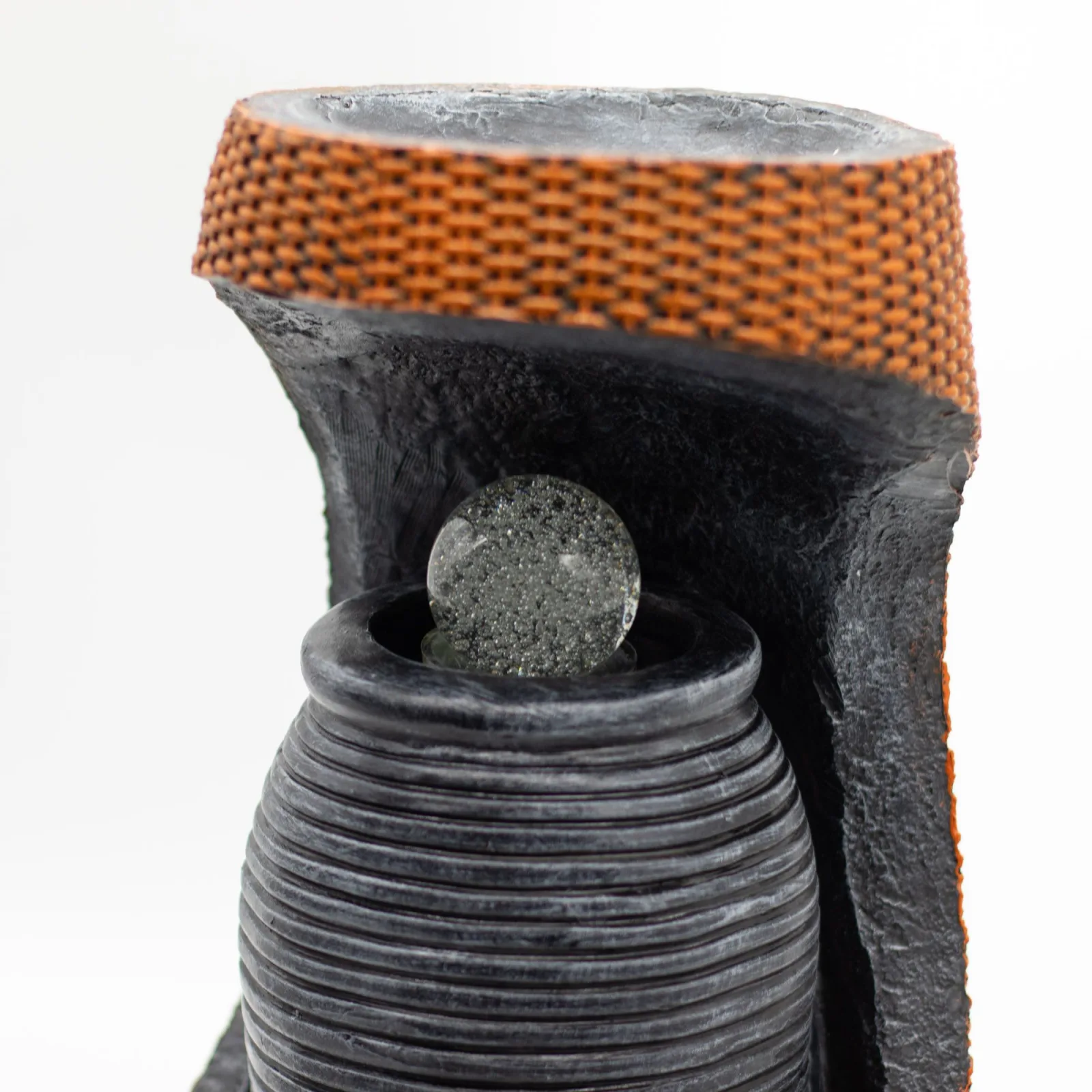 Stolní Fontána - 24x22x48cm - Křišťálová Koule Měnící Barvu v Řecké Urně v Košíku