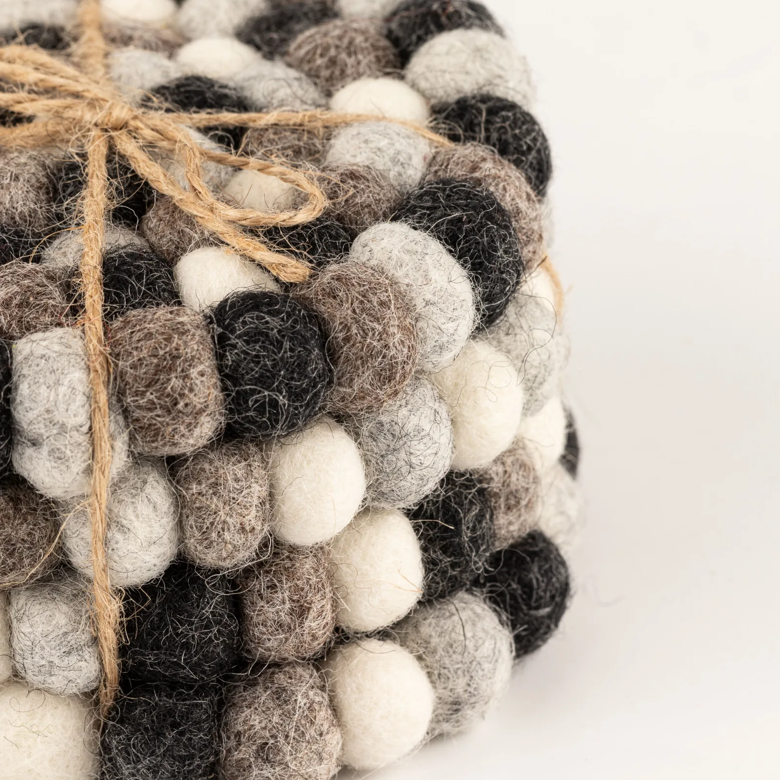 Okrouhlé Plstěné Podložky - 10cm - Odstíny Šedé (set 4)