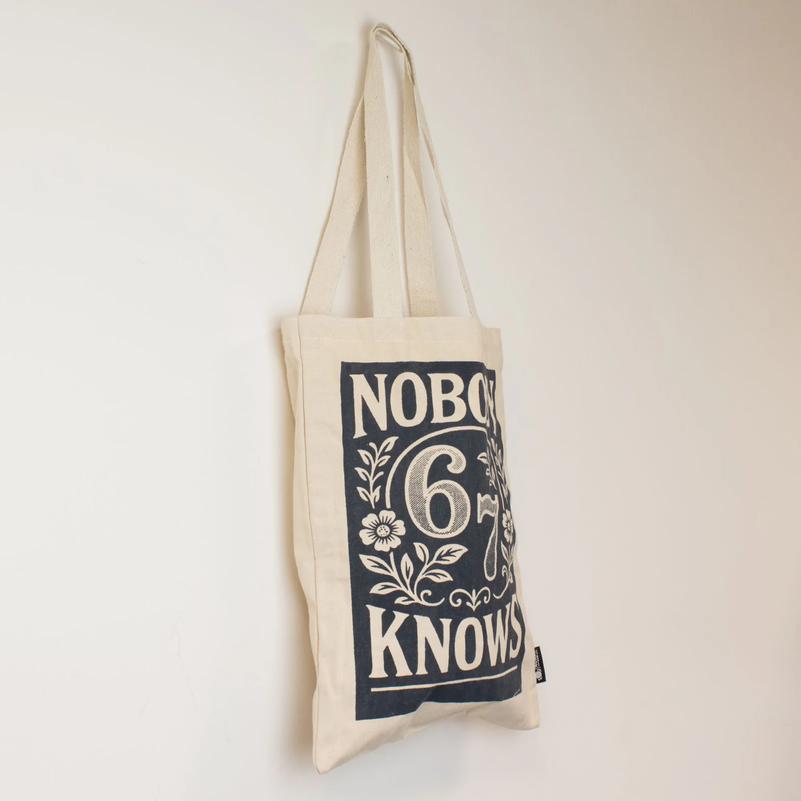 Ikonická Toni taška typu tote - Nobody Knows 67 (42x30 cm) - Přírodní 10 oz