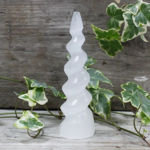 Selenitová Spirálovitá Věž - Roh Jednorožce - 15 cm