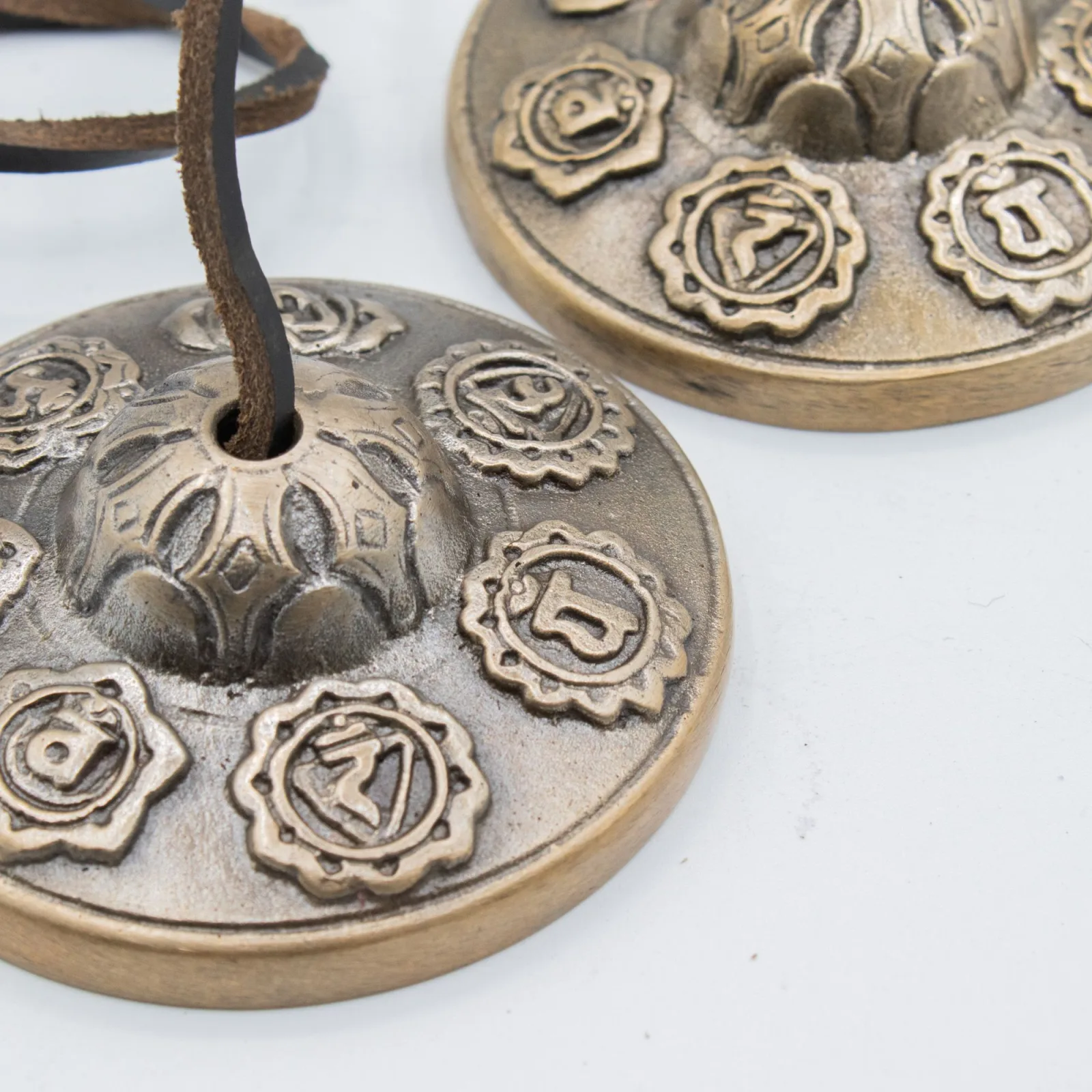 Prémiová mosazná tibetská Tingsha - Sedm čaker - cca 7 cm (255 g)